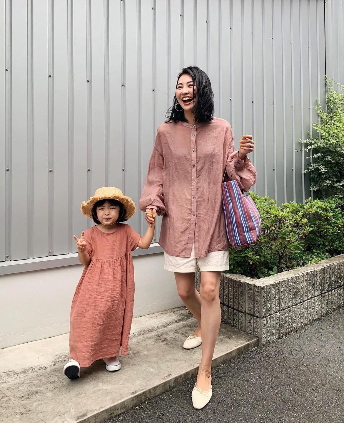 辣妈清爽的穿搭气质优雅美丽迷人,慵懒风妈妈装穿搭