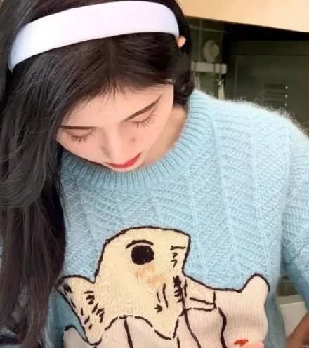 刘亦菲唐嫣穿衣打扮,刘亦菲唐嫣现代服装