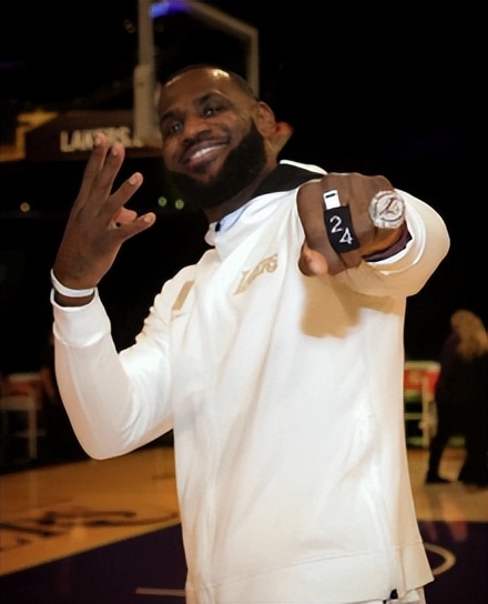 詹姆斯生涯全记录,詹姆斯生涯成就一览