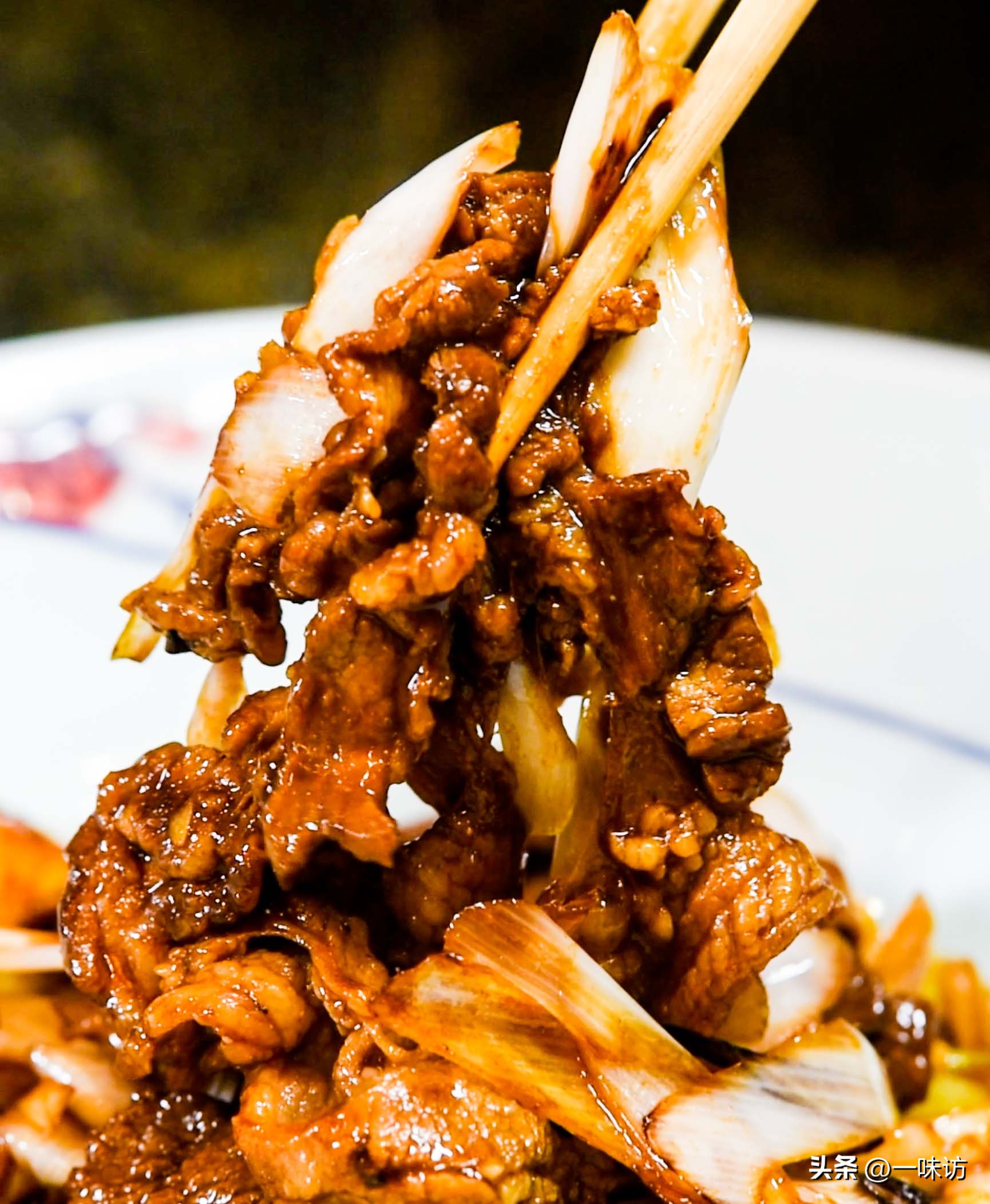 经典葱爆羊肉的正宗做法,葱爆羊肉在家怎么做肉质鲜嫩不膻