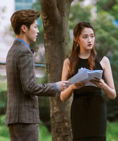 鹿晗被问唱情歌找关晓彤,鹿晗关晓彤到底多喜欢足球