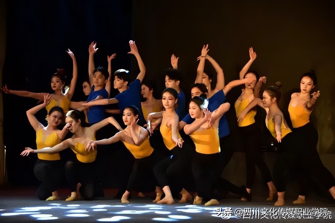 四川文化传媒职业学院是单招吗,四川文化传媒职业学院报名时间表