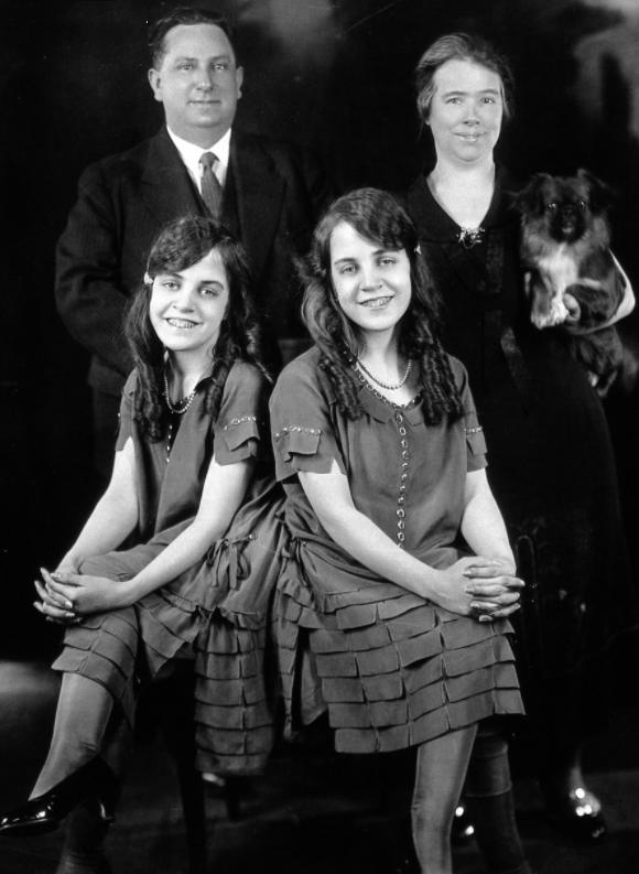 英国连体双胞胎姐妹,英国连体姐妹