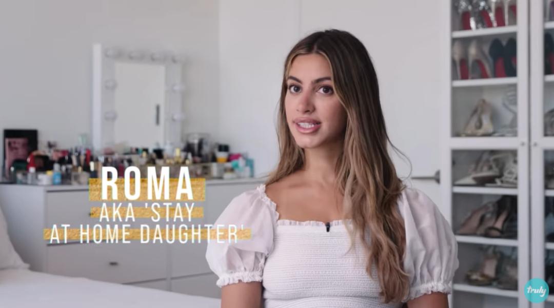 女子打工省吃俭用,啃老买奢侈品