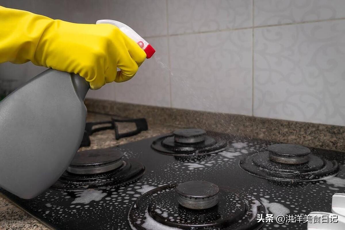 鞋里面的垫纸有啥用,鞋上的纸可以重复使用吗