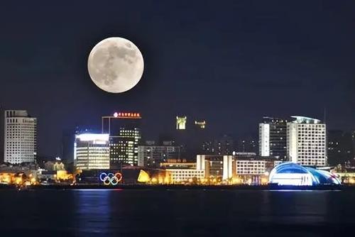 我国科学家为您解密月球神秘事件,霍金谈月球事件