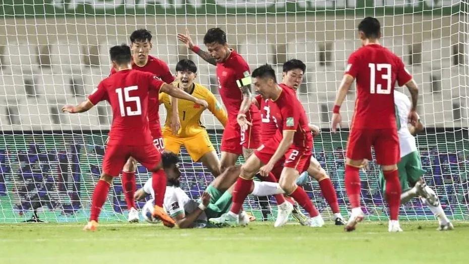 中国男足最让人失望的场面,中国男足如此不堪为何不换血