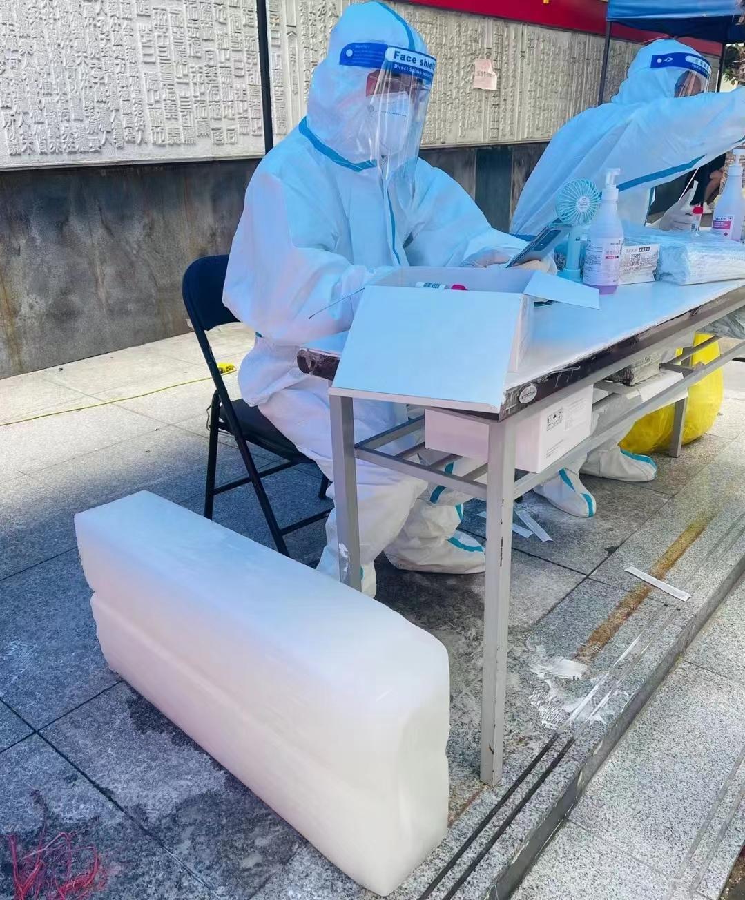 制冰厂一块冰多久融化完,制冰厂的冰是怎么制出来的