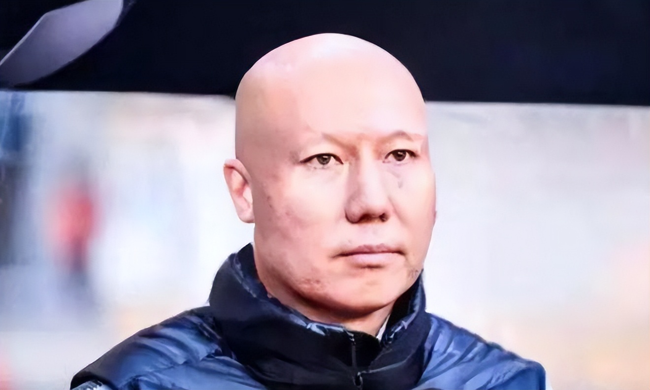 李铁一剃头啥也说了，他想退还2.7亿赃款，他妻子却拒绝回国