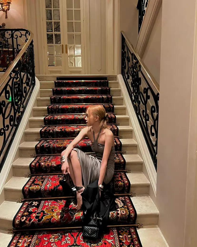 black pink rose 朴彩英是第几位出道 (rose朴彩英solo歌曲on the ground歌词)