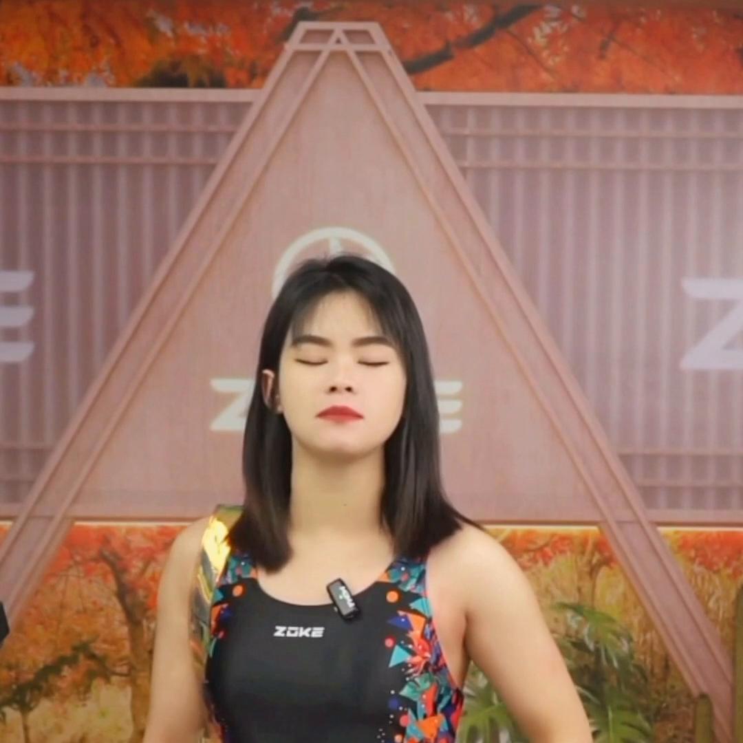 洲克新款三角专业运动连体泳衣,2023最新款泳衣连体平角女