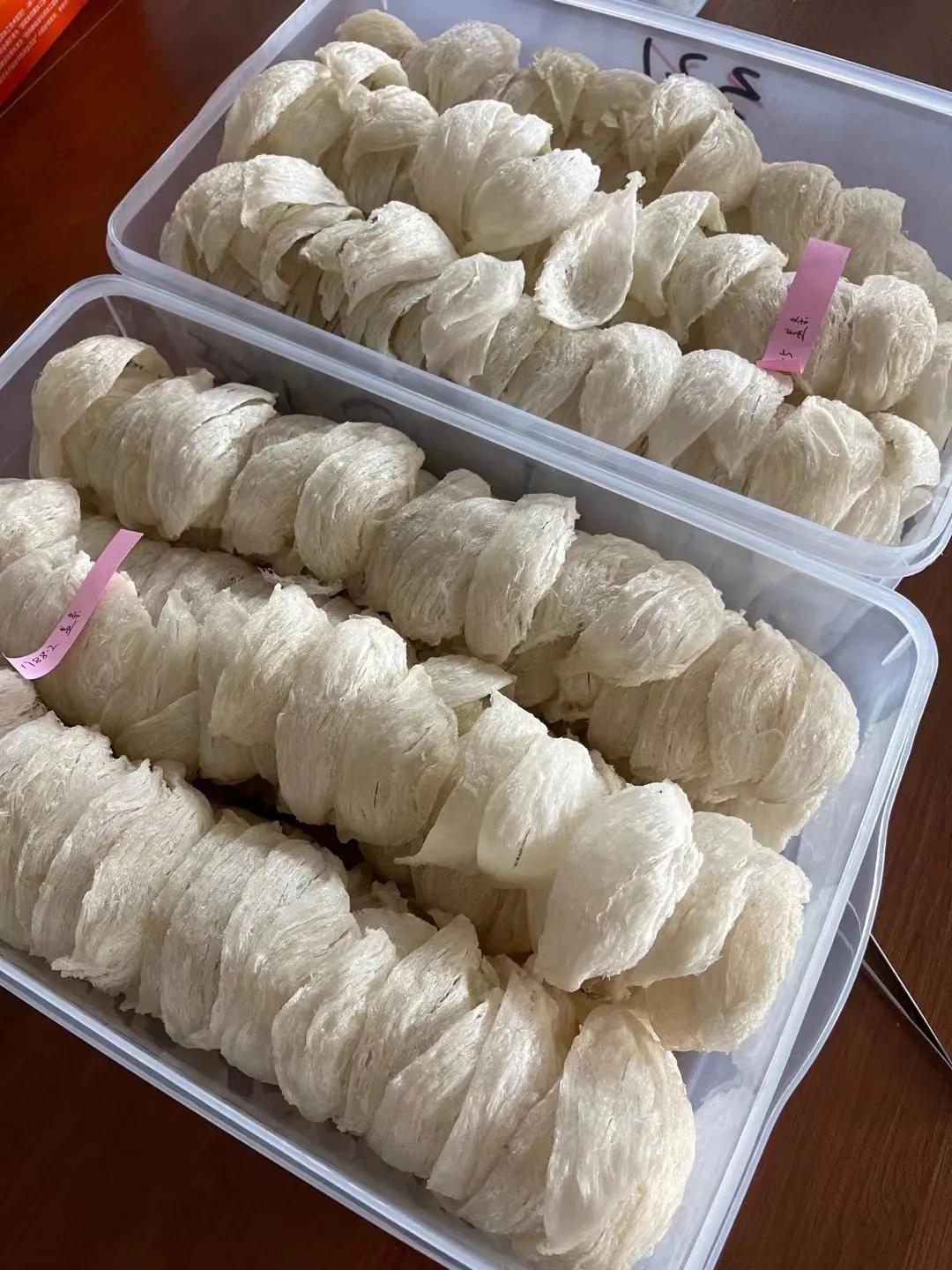 如何鉴别正宗的燕窝,燕窝有囊丝和没囊丝的区别