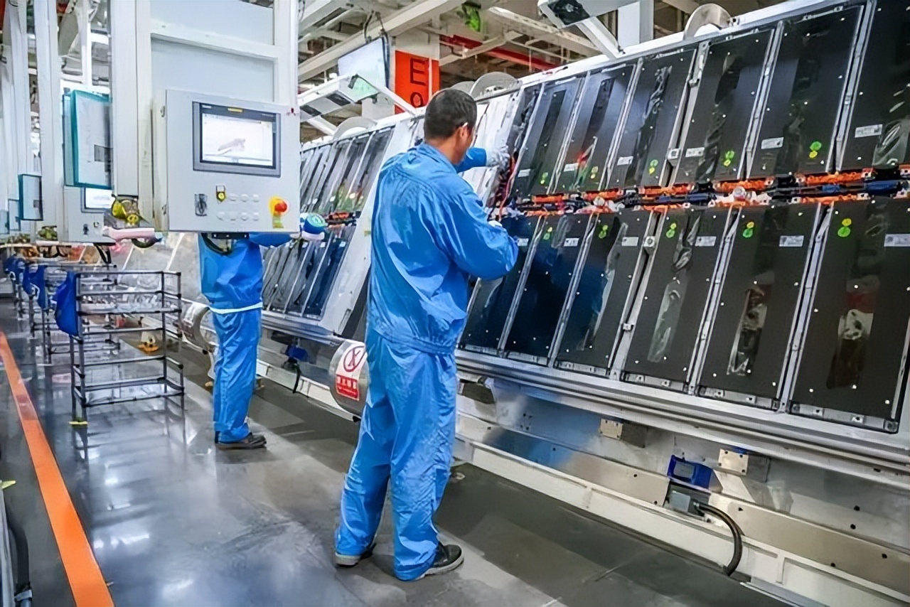 本科毕业在富士康长期做有前途吗,本科生进富士康有前途吗