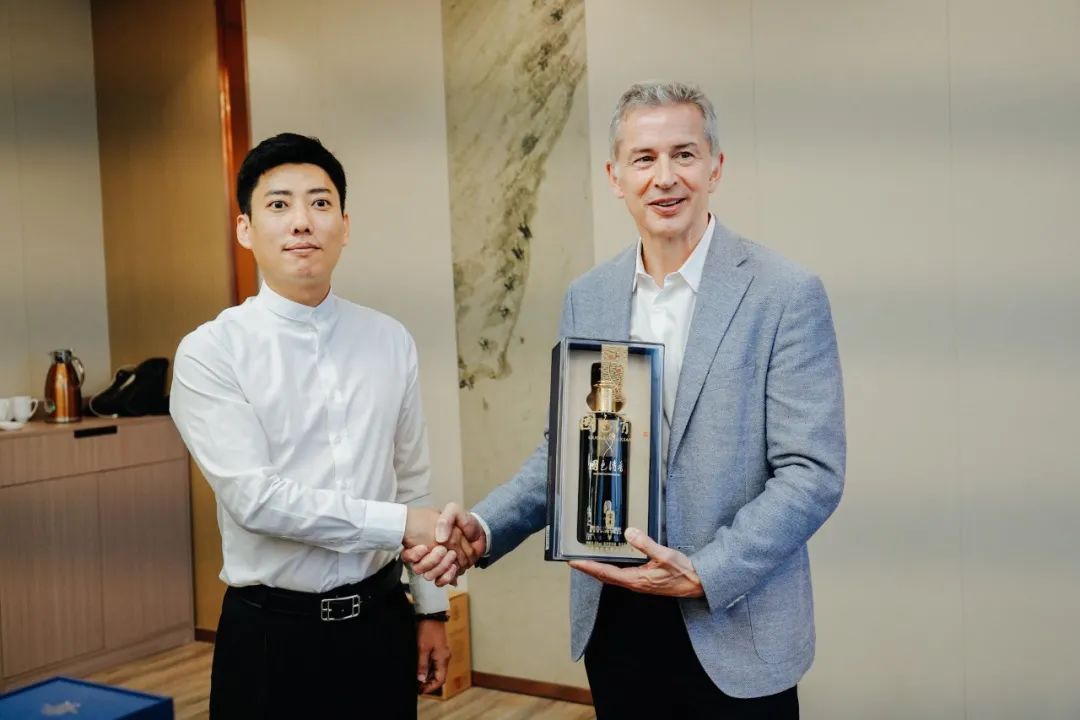 marussia集团,宝丰酒业董事长出席峰会