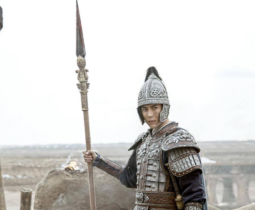 张俊为什么要跪在岳飞墓前,张俊和韩世忠谁厉害