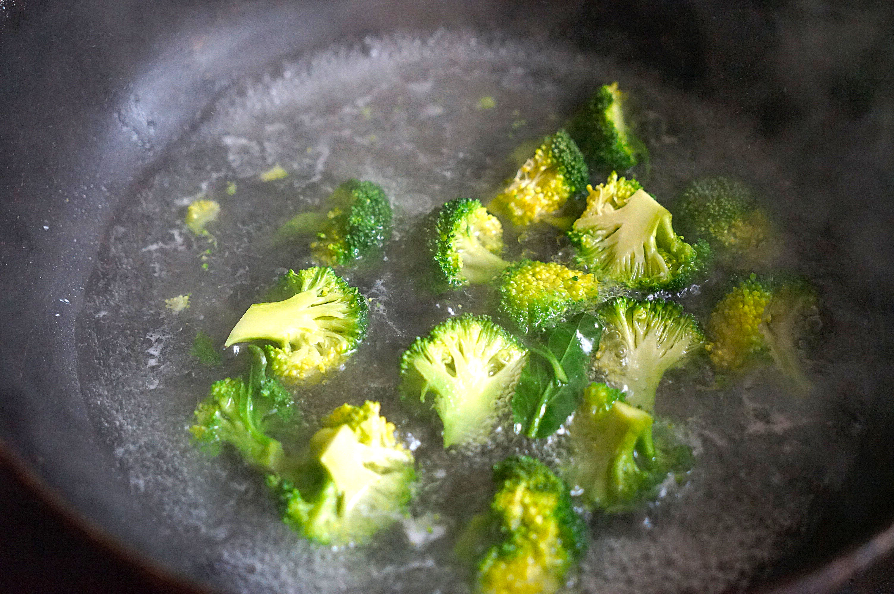 圣诞节就要到了，快来给家人做一份海鲜大餐吧，鲜美好吃又应景