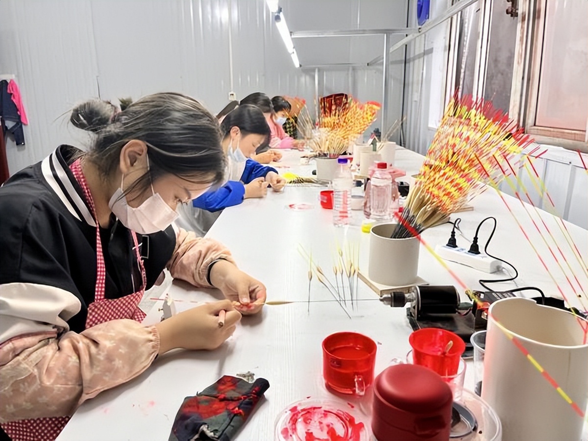 河南怎样挺起制造业脊梁,河南宝丰县经济