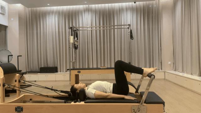 女生例假腰疼是什么原因引起的,女生例假期间腰痛怎么缓解