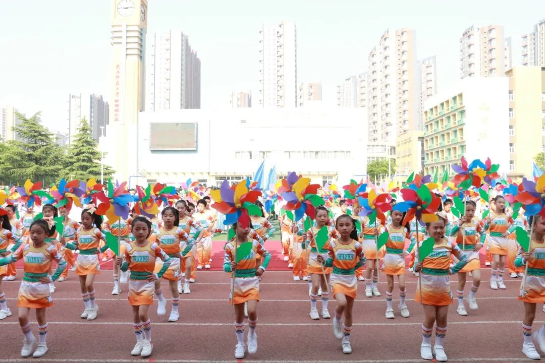 西安浐灞阳光海澜小学田径运动会,西安御锦城小学春季运动会直播