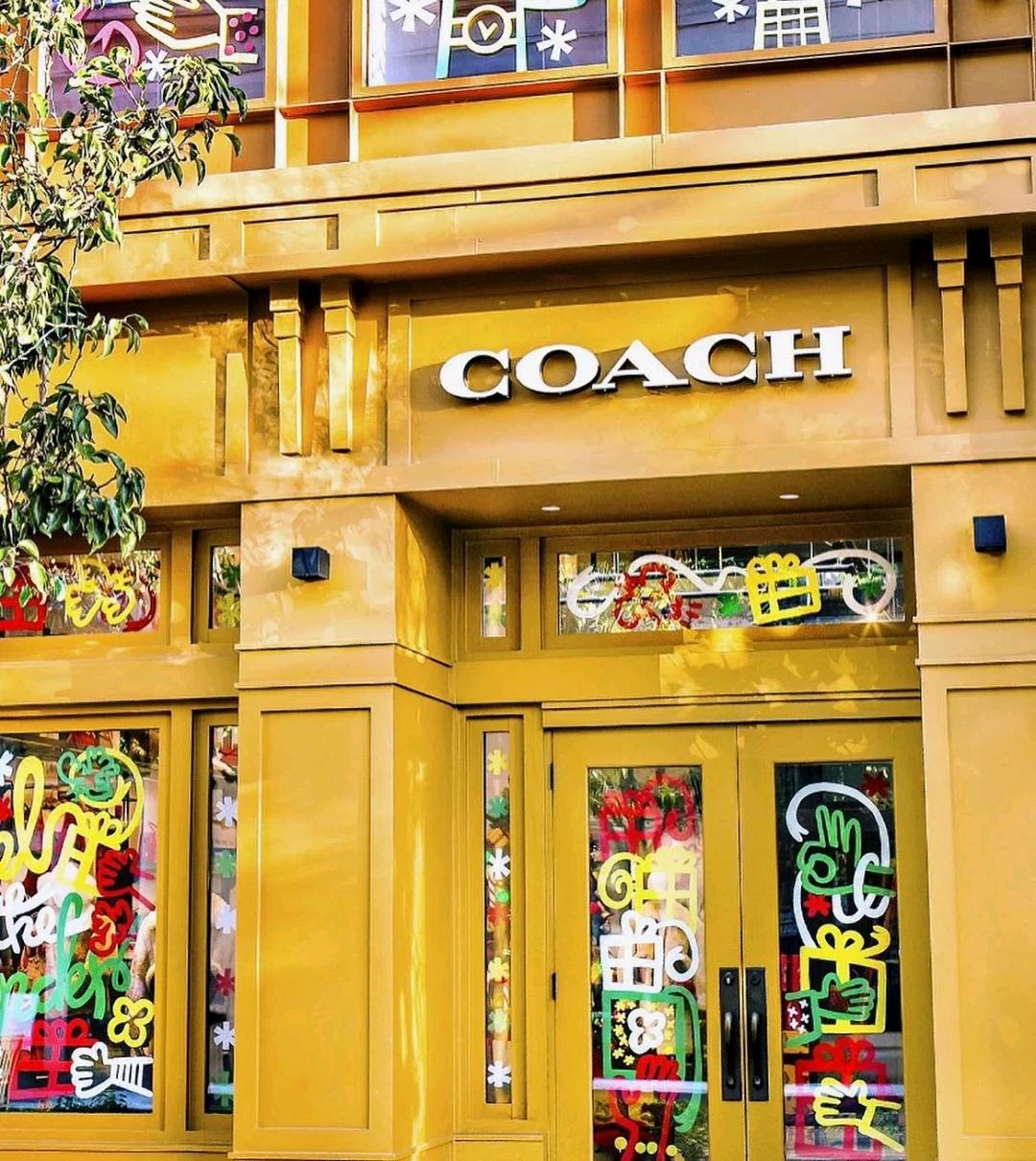 奢侈品秀场设计经典,奢侈品门店圣诞装扮