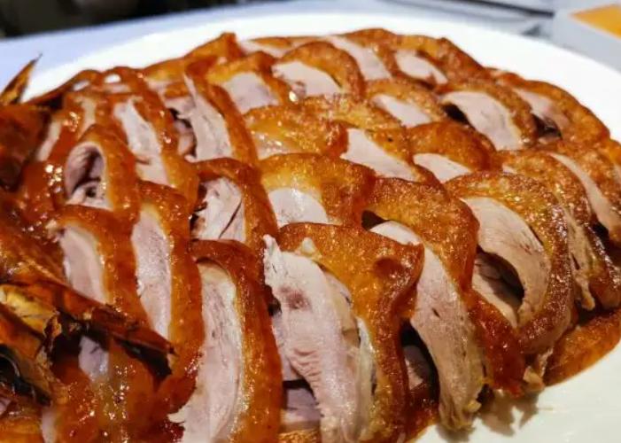 开封当地人经常去吃的小吃及位置,开封美食小吃油炸烧饼夹菜