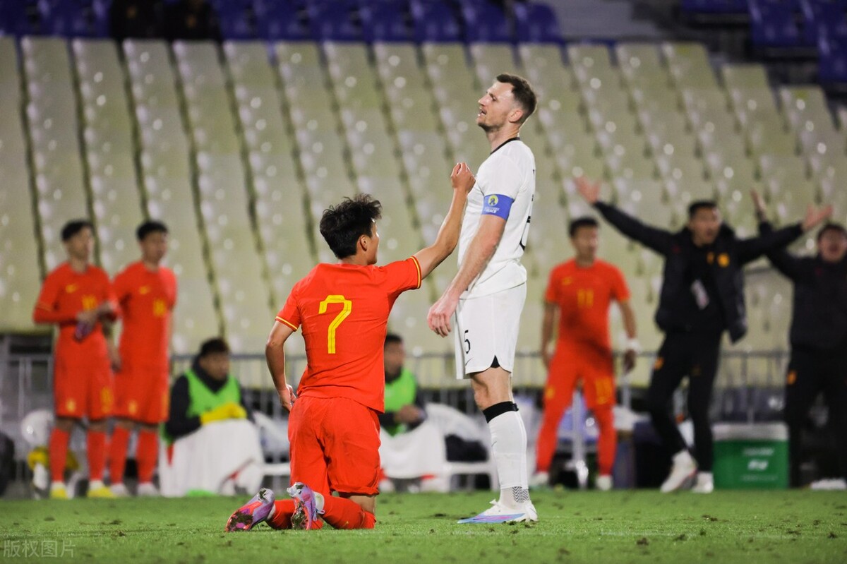 犹如陈戌源剩汤加了点西北味——观国足与新西兰热身赛片段有感