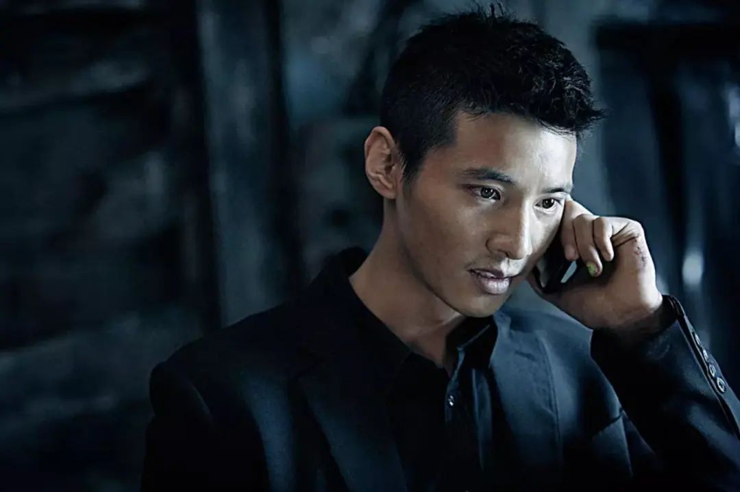 长了一张风情万种的脸却很干净,长得风流倜傥情史干净的男明星