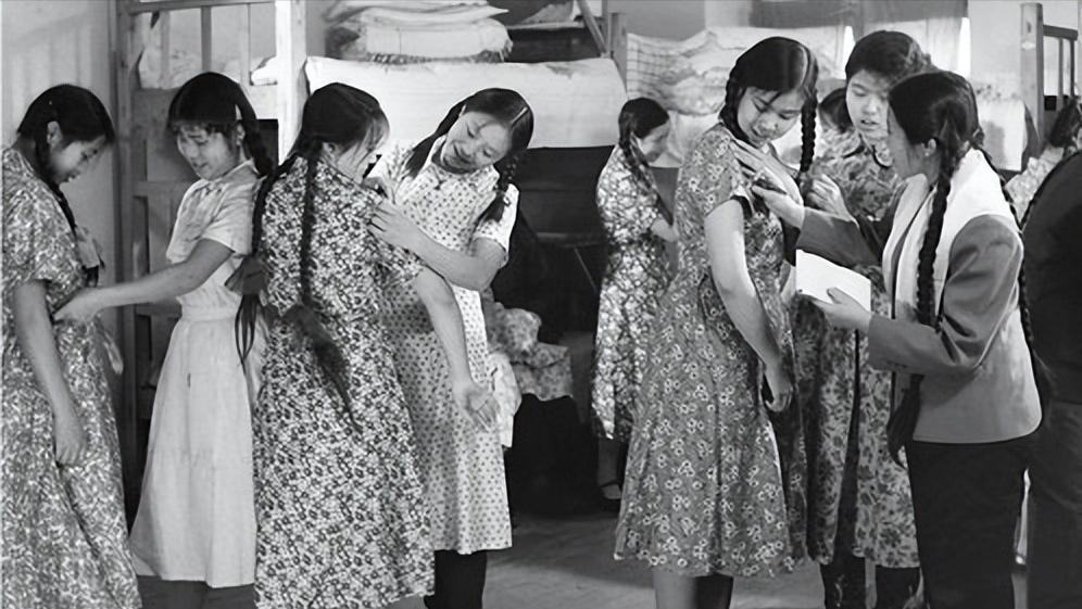 高考女生吃避孕药有副作用,高考女生需要吃抑制姨妈的药物吗