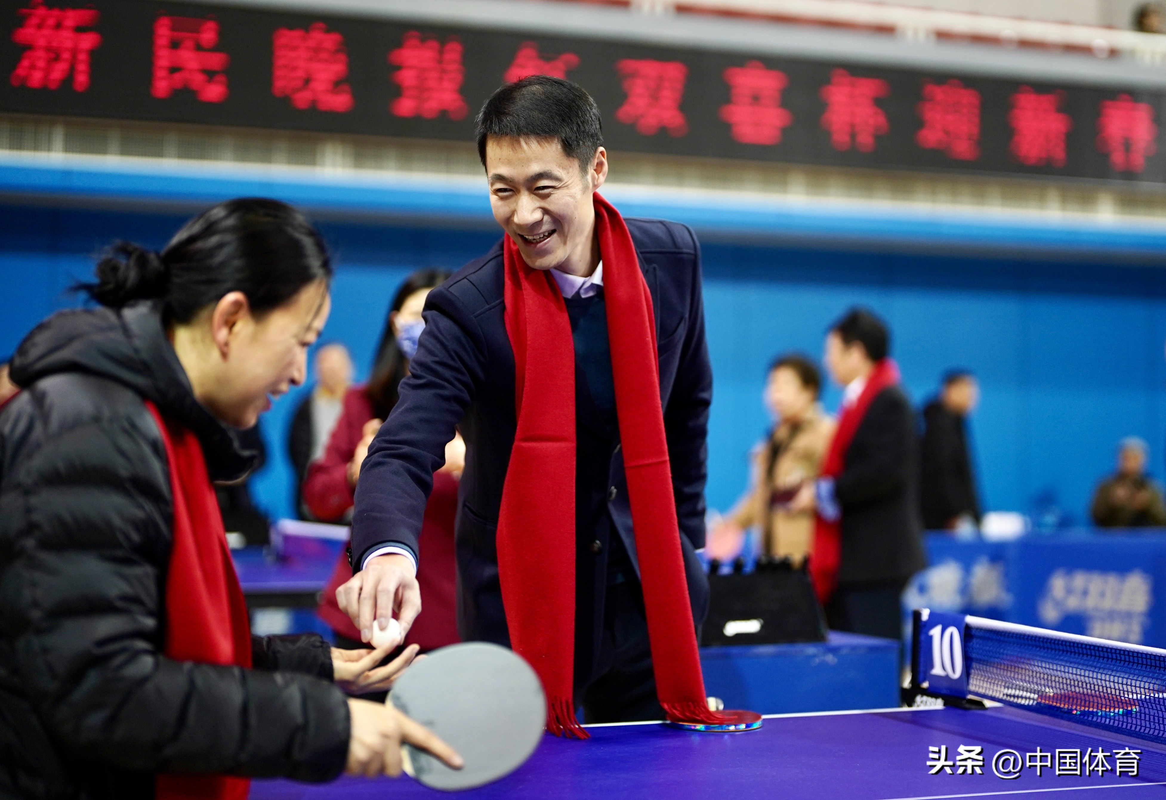 [图集]世界冠军王励勤、许昕现场助阵-新民晚报红双喜杯迎春乒乓球公开赛2023成功重启