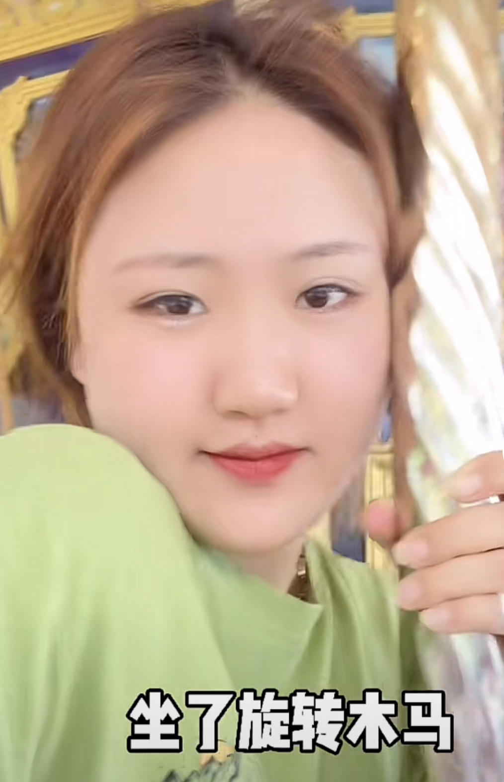 江苏00后女孩，凌晨四点拍视频爆火，年入百万，圈粉900万