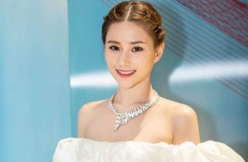 4位用钱堆出气质的二代名媛，个个富得流油，钞票与美貌成正比