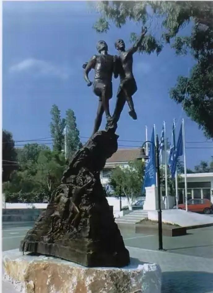 DOUBLERUNNER达步路乐励志运动品牌国际奥林匹克运动鞋服品牌