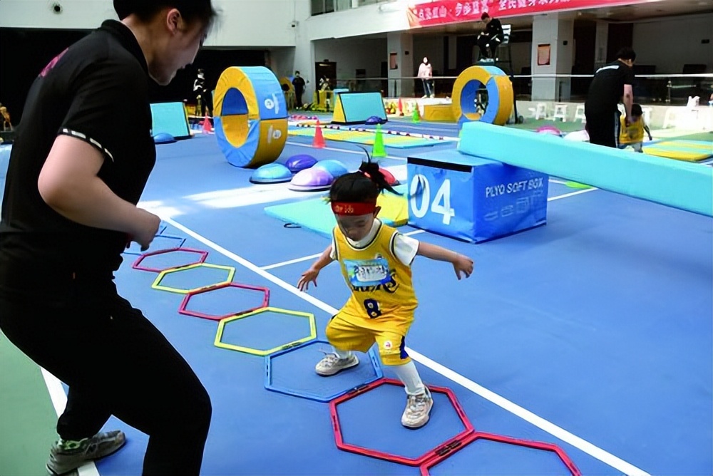 赤峰搏击比赛儿童,赤峰青少年摔跤比赛