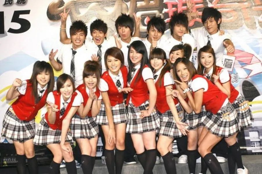 29岁离开组合沉寂十三年,四大偶像组合现状