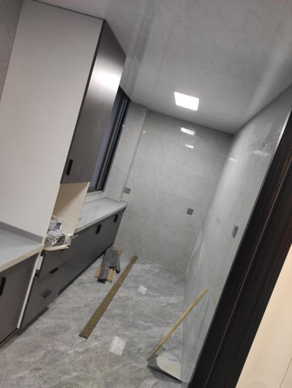 硬装装完没钱买沙发,硬装结束了没钱买电视和沙发