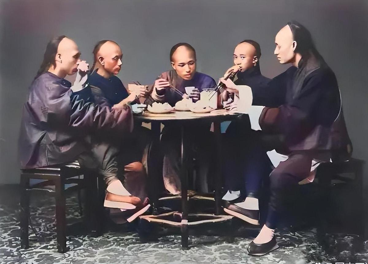 清代杖刑老照片,晚清刑犯图片大全