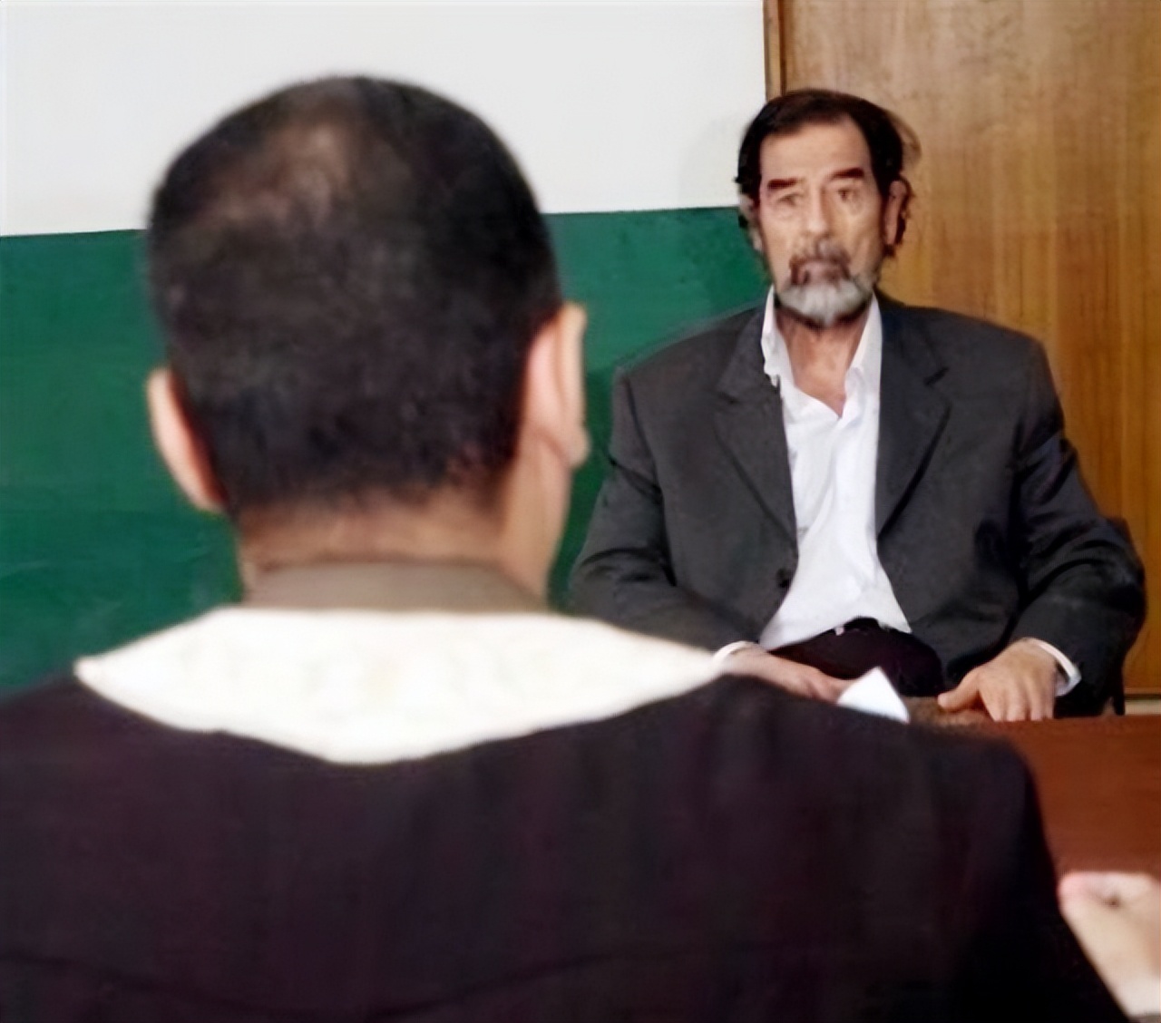 萨达姆临死前求饶了吗,萨达姆临死前提的要求