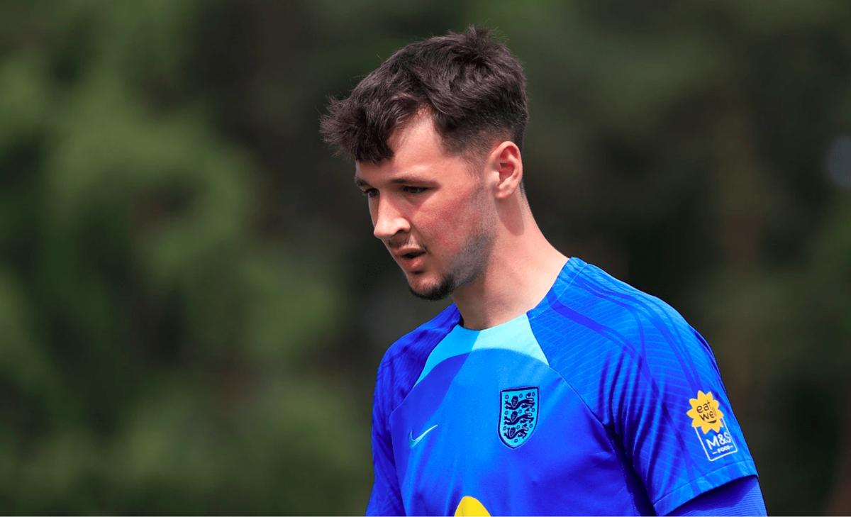 南安普顿引援,曼城青训与切尔西青训