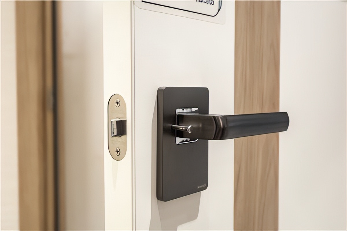 儿童木门哪种好,防潮性好的木门