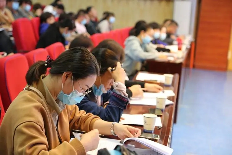 教师工资普调最新标准,教师工资今年普调表