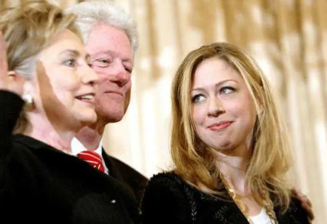 莱温斯基克林顿照片,莱温斯基22岁时照片