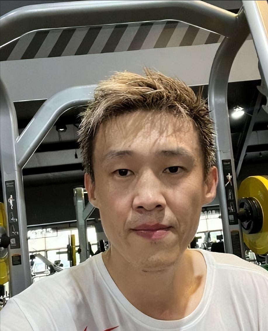 前中国男篮队长，8次获得CBA冠军，34岁还能帮助男篮击败伊朗队