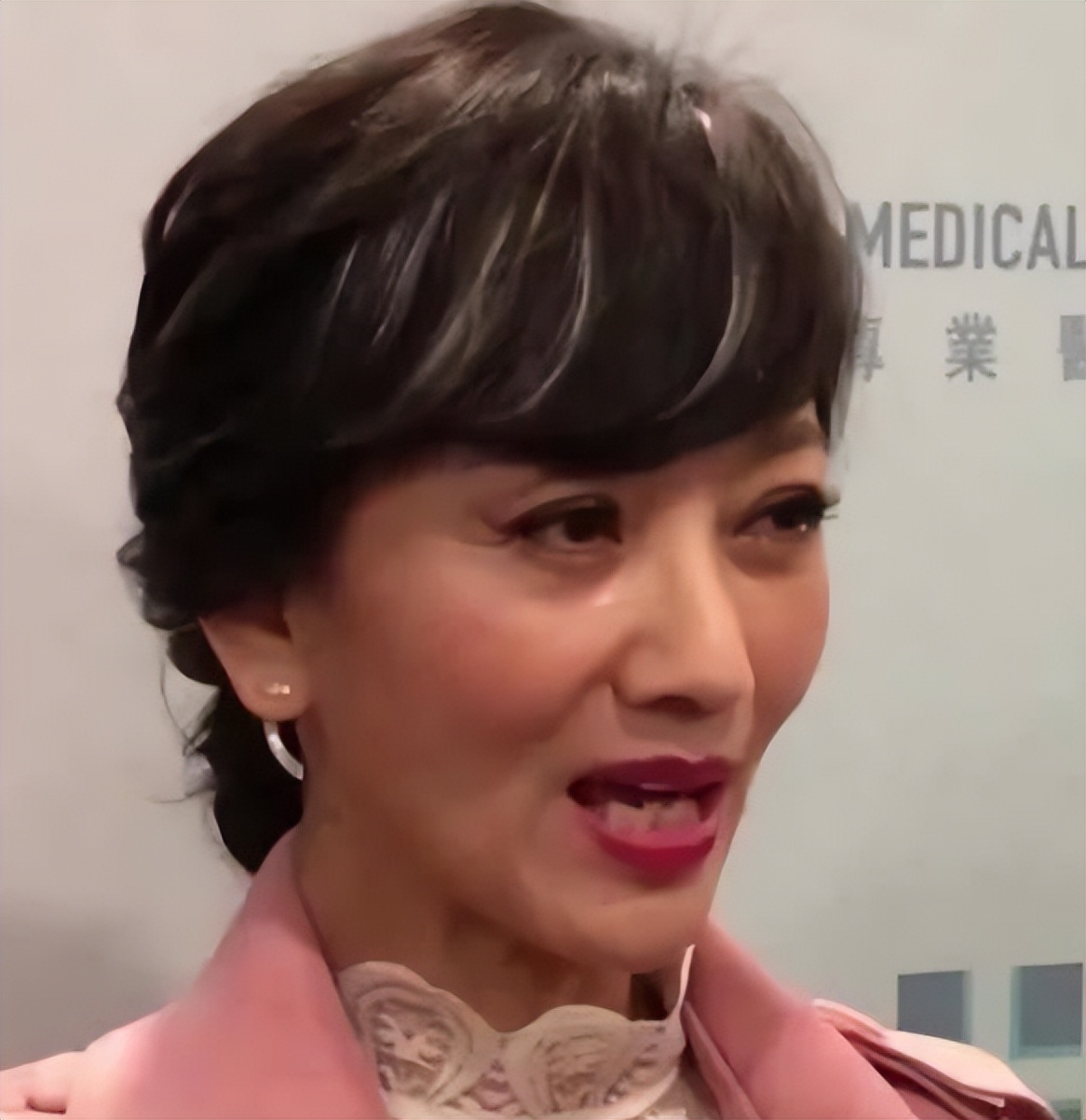 娱乐圈女星妆容,娱乐圈10位女星化妆前后