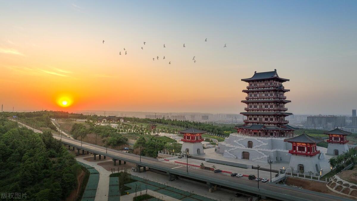 为什么杜甫诗歌被誉为七律之冠军,杜甫最著名的七言律诗十首