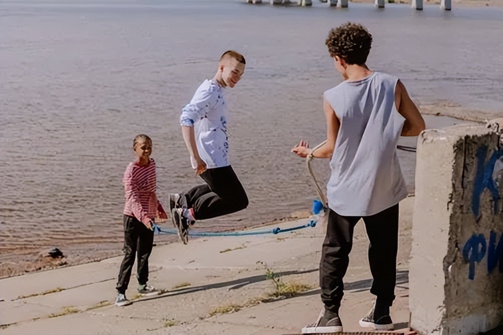 孩子特别脆弱经不起失败,孩子太依赖父母怎么解决