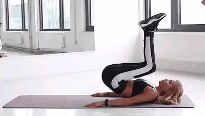 八个腹肌训练动作教你在家练腹肌,腹肌练习动作快速练完美的腹肌