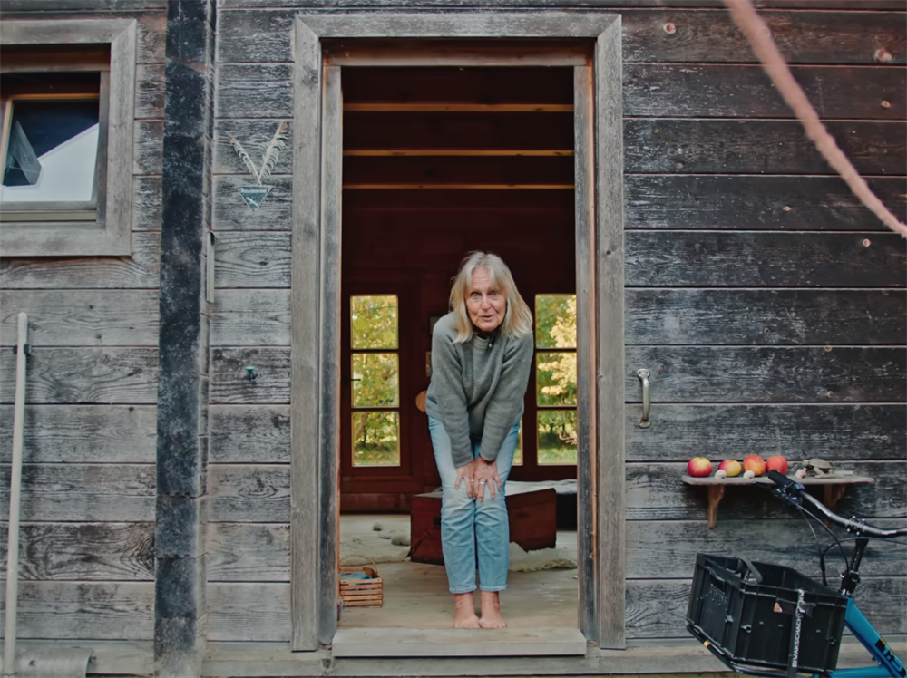 发现一位74岁奶奶的蜗居：16㎡小家没电没暖气，她却一住就是30年