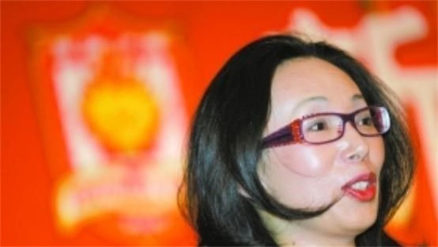 东北女富豪戴秀丽现状,黑龙江首富戴秀丽和她的丈夫