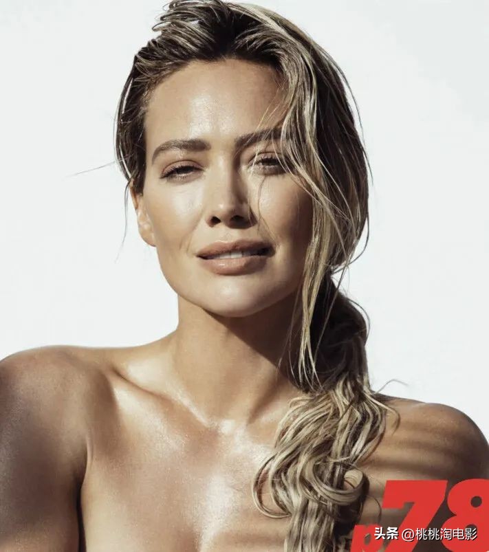 希拉里达芙戴遮阳帽,希拉里达芙穿牛仔