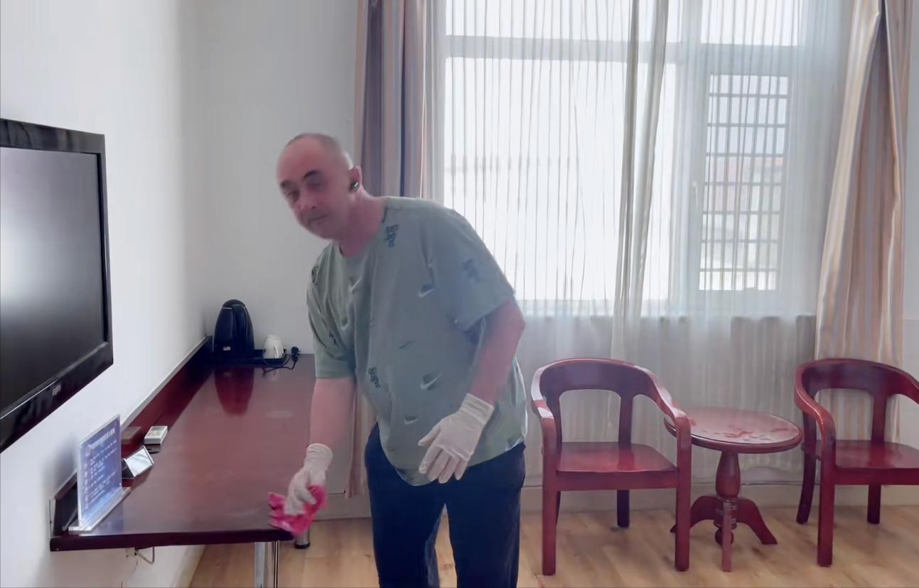 中国60岁大叔娶乌克兰美女,天津小伙娶了两个俄罗斯姑娘